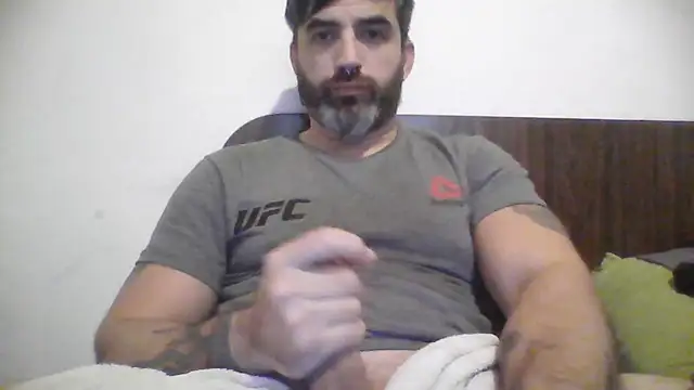 Snapshot of ozzypsico13 chatting on May 27, 2:30 am ozzypsico13 online show from May 27, 2:30 am