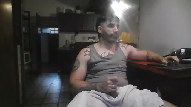 Snapshot of ozzypsico13 chatting on November 28, 9:37 pm ozzypsico13 online show from November 28, 9:37 pm