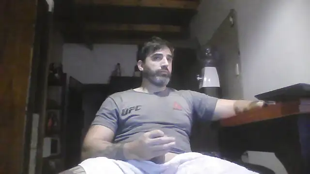 Snapshot of ozzypsico13 chatting on May 25, 1:38 am ozzypsico13 online show from May 25, 1:38 am