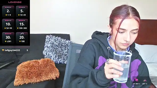 Snapshot of 3badweed3 chatting on February 5, 2:05 pm 3badweed3 online show from February 5, 2:05 pm