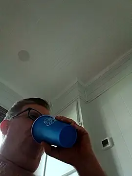 J83560Jason online show from April 4, 5:41 pm