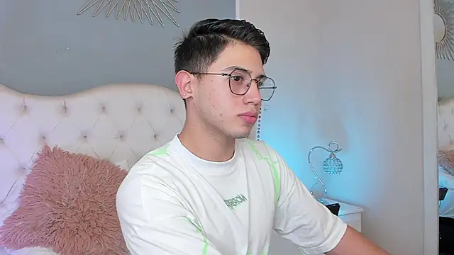 Brandonn Millerr online show from February 3, 8:57 pm