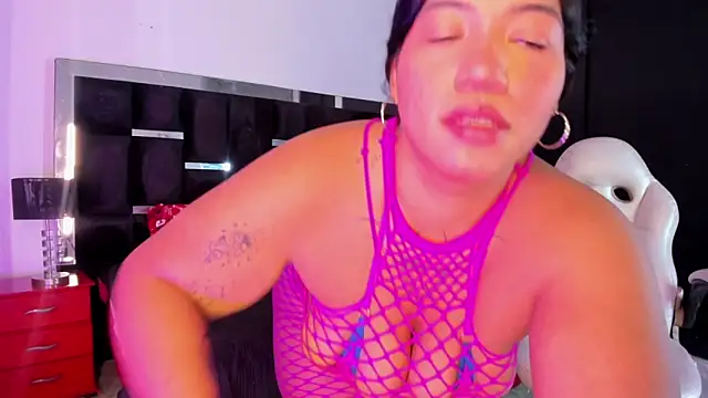 Tasha Sant online show from November 6, 8:35 pm