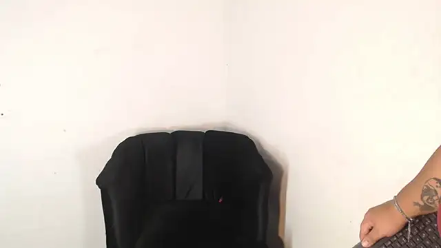 Snapshot of Tasha_Sant chatting on February 16, 7:04 am Tasha Sant online show from February 16, 7:04 am