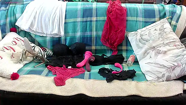 LauraMonolo online show from March 27, 12:28 pm