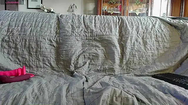 LauraMonolo online show from June 5, 6:29 am