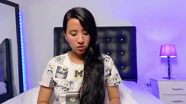 Skinny hottie18 online show from September 30, 1:50 pm