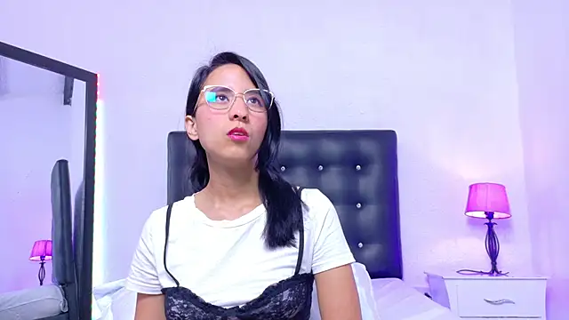 Skinny hottie18 online show from September 13, 1:22 pm