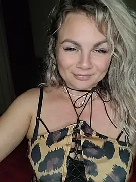 candy queeen online show from July 7, 10:02 pm