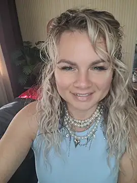 candy queeen online show from June 4, 4:39 am