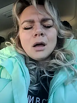 candy queeen online show from April 15, 2:50 am