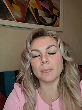 candy queeen online show from November 21, 1:37 am