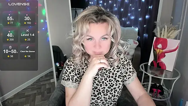 candy queeen online show from May 10, 10:11 pm