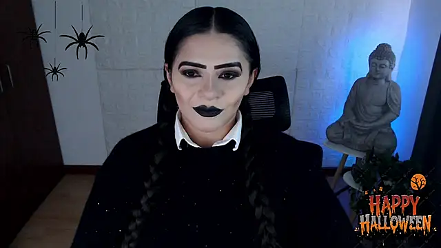 GODDESS EVANS online show from October 31, 6:04 pm