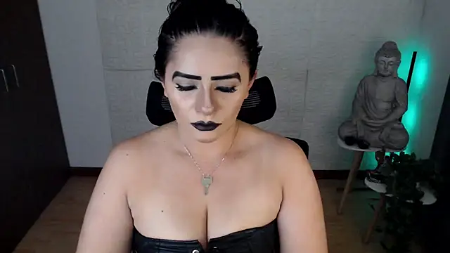 GODDESS EVANS online show from February 26, 11:05 pm