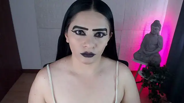 GODDESS EVANS online show from September 17, 8:55 pm