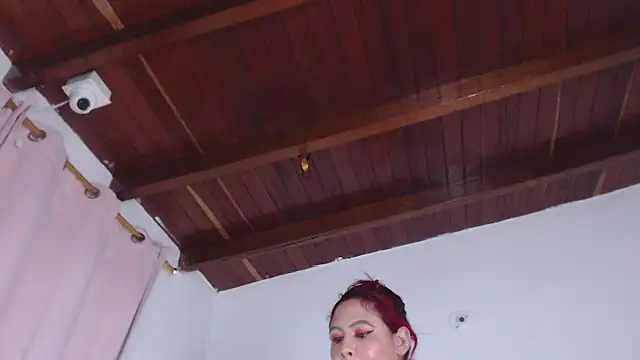 Snapshot of Amara_Red chatting on October 15, 11:18 am Amara Red online show from October 15, 11:18 am