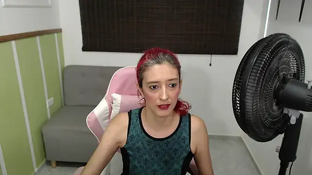 Ruby Your Milf online show from December 19, 6:32 pm