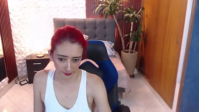 Snapshot of Ruby_Your_Milf chatting on March 12, 9:13 pm Ruby Your Milf online show from March 12, 9:13 pm