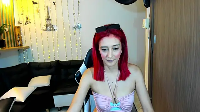 Ruby Your Milf online show from April 4, 9:32 pm