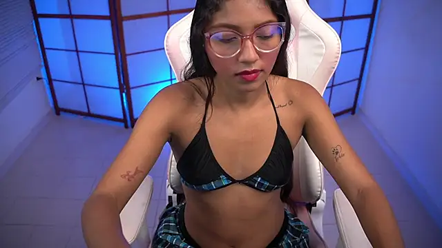 small emilie online show from November 14, 1:48 pm