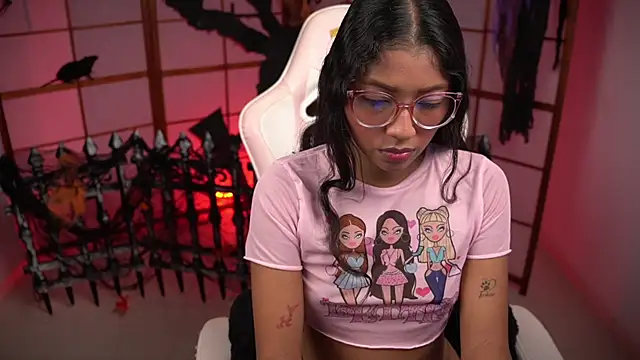 small emilie online show from October 29, 3:00 pm