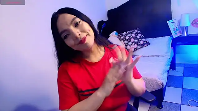 Snapshot of loren_tits24 chatting on May 15, 8:18 pm loren tits24 online show from May 15, 8:18 pm