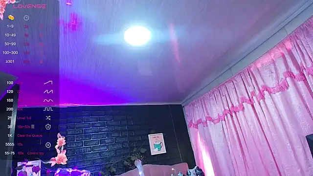 Snapshot of loren_tits24 chatting on October 26, 9:26 pm loren tits24 online show from October 26, 9:26 pm