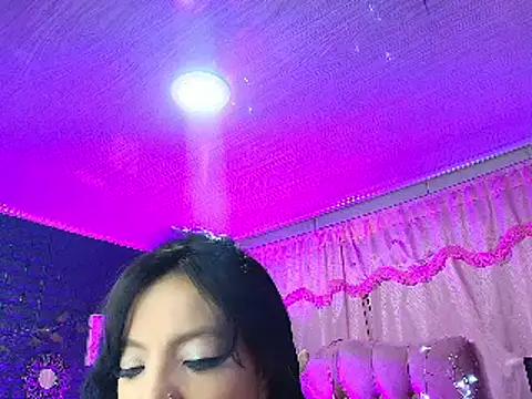 loren tits24 online show from March 7, 8:55 pm
