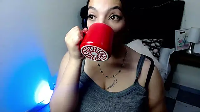 Snapshot of loren_tits24 chatting on June 12, 11:02 pm loren tits24 online show from June 12, 11:02 pm