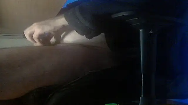 Snapshot of fanfancoquinFR chatting on December 16, 8:35 pm fanfancoquinFR online show from December 16, 8:35 pm