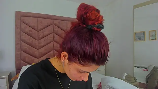 Snapshot of AnnyCherry_ chatting on October 15, 6:27 pm AnnyCherry online show from October 15, 6:27 pm