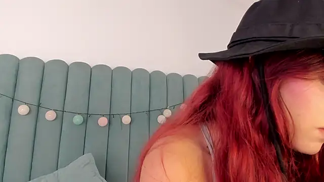 Snapshot of AnnyCherry_ chatting on March 12, 1:36 am AnnyCherry online show from March 12, 1:36 am
