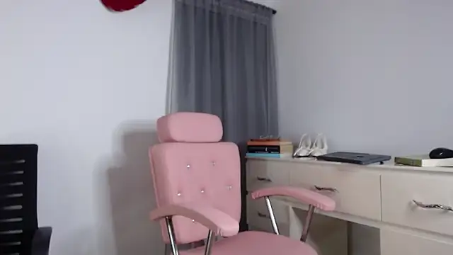 Snapshot of melody__bleir chatting on November 13, 2:59 am melody bleir online show from November 13, 2:59 am