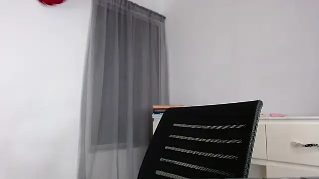 melody  bleir online show from March 7, 1:01 am