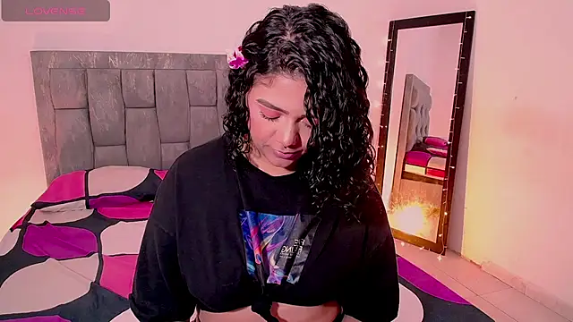 DIANEE 01 online show from March 25, 9:57 pm