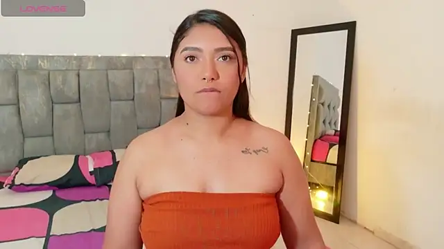 Snapshot of DIANEE_01 chatting on May 19, 11:34 pm DIANEE 01 online show from May 19, 11:34 pm