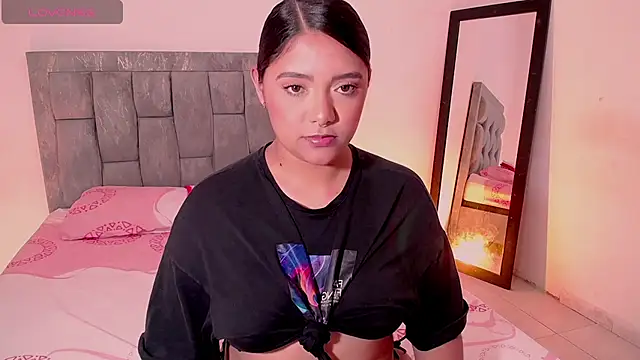 DIANEE 01 online show from March 5, 1:35 am