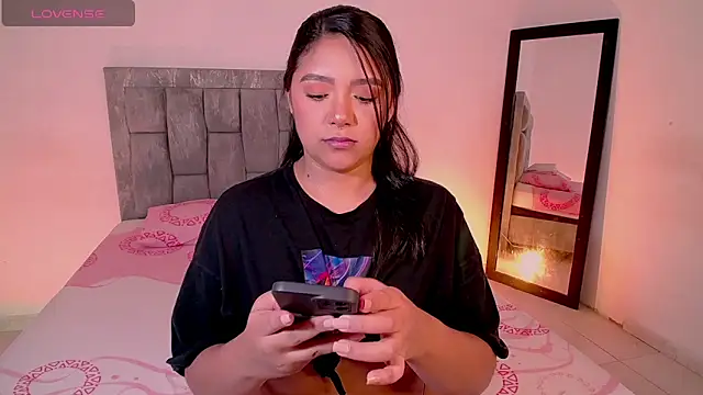 DIANEE 01 online show from February 22, 1:19 am