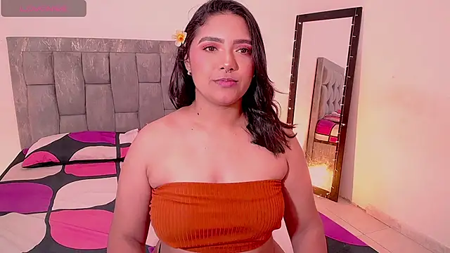 DIANEE 01 online show from March 31, 11:40 pm