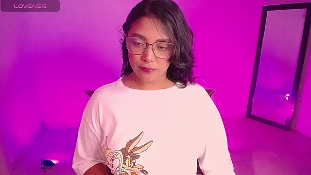 DIANEE 01 online show from October 14, 11:58 pm