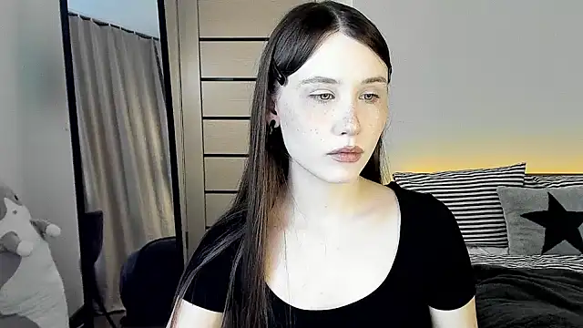 Stella Sunny online show from February 6, 5:20 pm