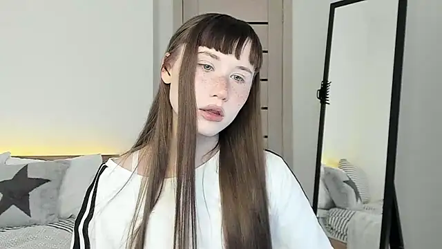 Stella Sunny online show from April 13, 8:13 pm