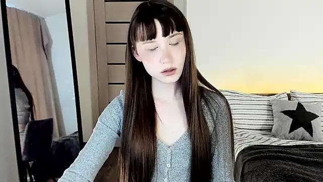 Stella Sunny online show from March 19, 2:50 pm