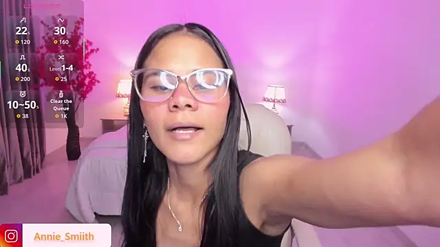 anniie smith online show from November 9, 11:36 am