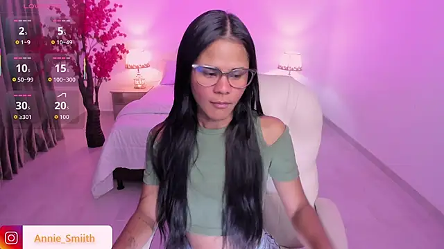 anniie smith online show from November 18, 11:02 am