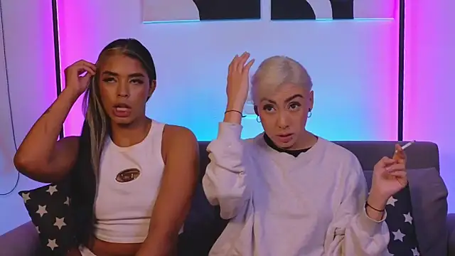 Snapshot of jane_hart_ chatting on February 6, 3:59 am jane hart online show from February 6, 3:59 am