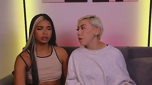 Snapshot of jane_hart_ chatting on March 5, 3:08 am jane hart online show from March 5, 3:08 am