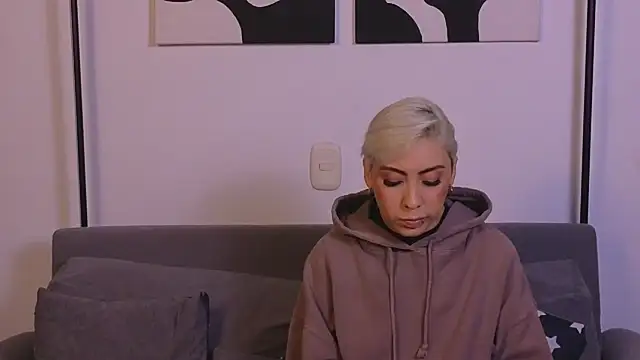 Snapshot of jane_hart_ chatting on February 26, 12:52 am jane hart online show from February 26, 12:52 am