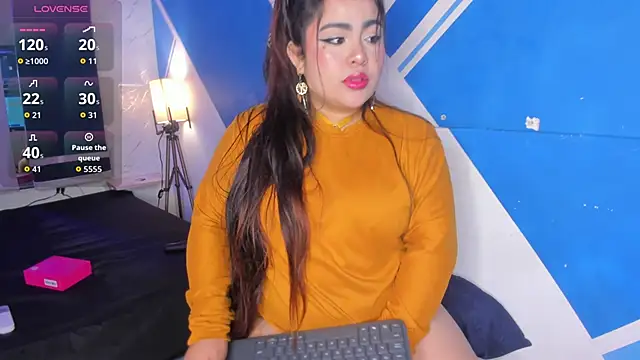 Snapshot of SamanthaFerrer_ chatting on October 14, 4:46 am SamanthaFerrer online show from October 14, 4:46 am